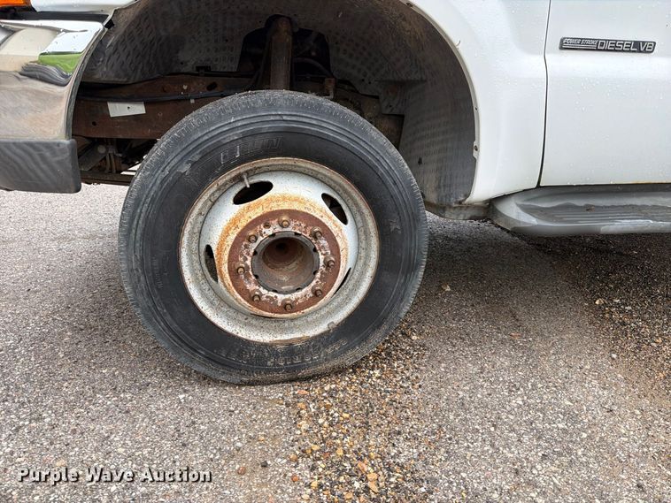 image for item FT6358 2001 Ford F550 Super Duty XL utility / service truck