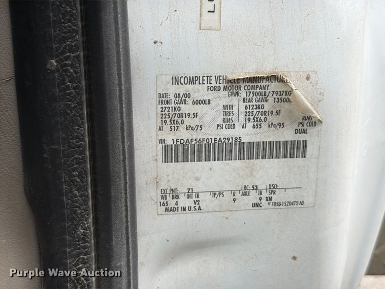 image for item FT6358 2001 Ford F550 Super Duty XL utility / service truck
