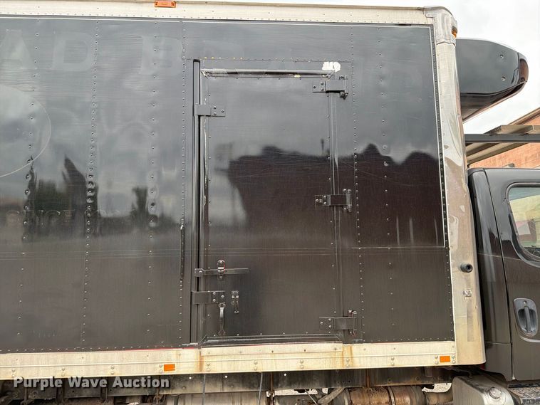 image for item FT6364 2014 Freightliner M2 box truck