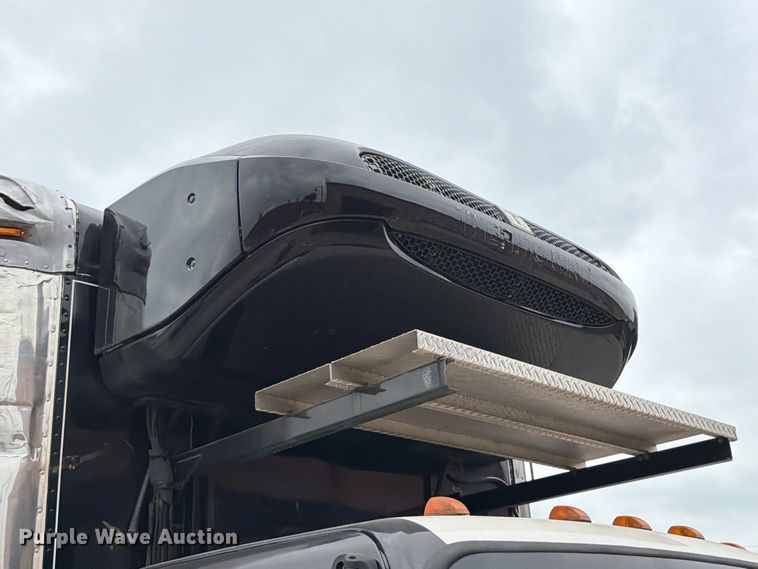 image for item FT6364 2014 Freightliner M2 box truck