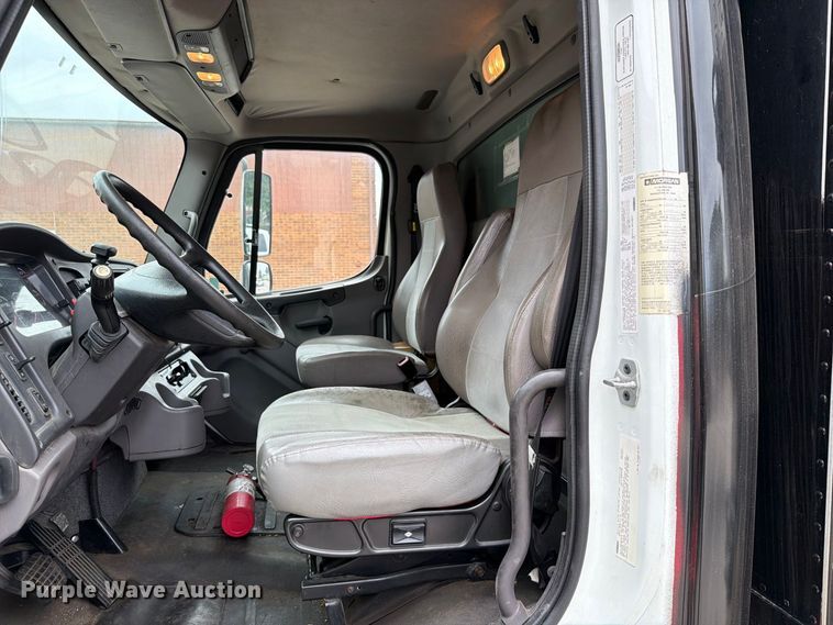 image for item FT6364 2014 Freightliner M2 box truck