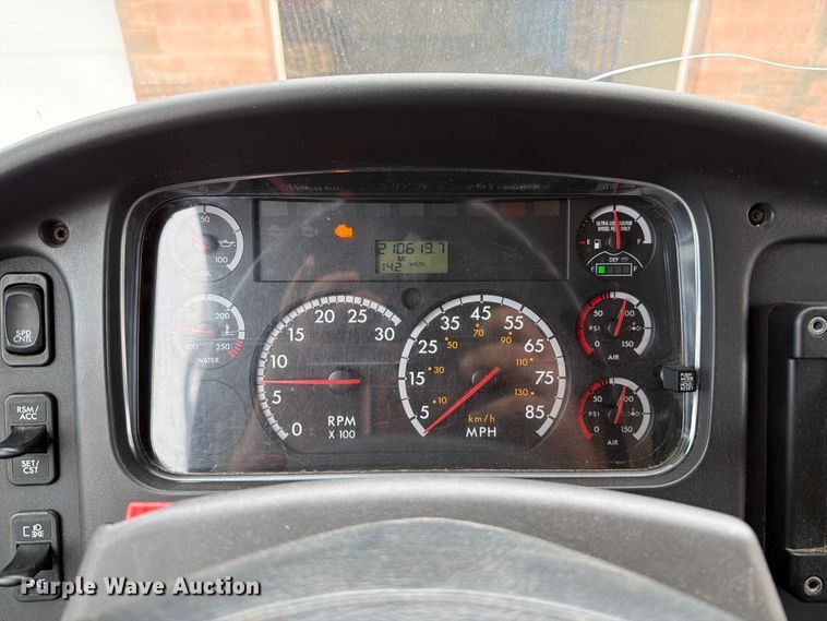 image for item FT6364 2014 Freightliner M2 box truck