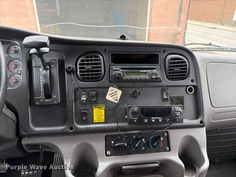 image for item FT6364 2014 Freightliner M2 box truck