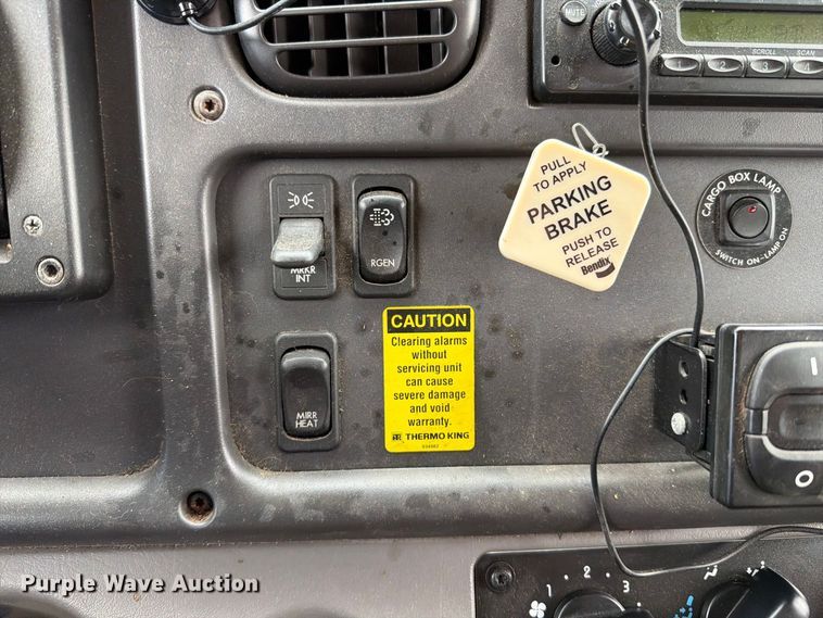 image for item FT6364 2014 Freightliner M2 box truck