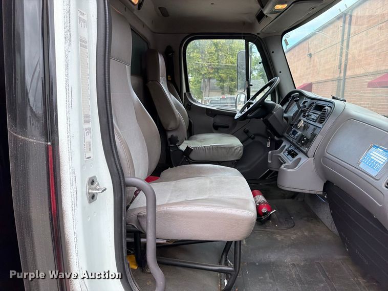 image for item FT6364 2014 Freightliner M2 box truck