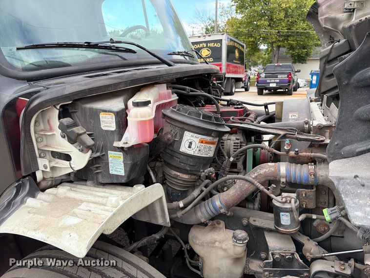 image for item FT6364 2014 Freightliner M2 box truck