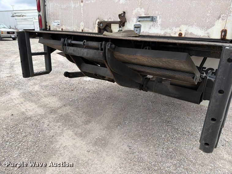 image for item FT6365 2005 Mitsubishi Fuso FE649 box truck