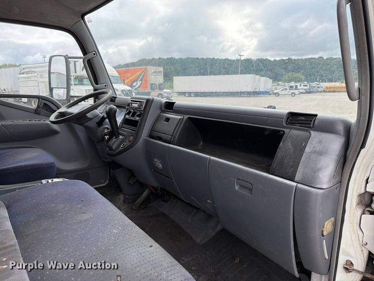 image for item FT6365 2005 Mitsubishi Fuso FE649 box truck
