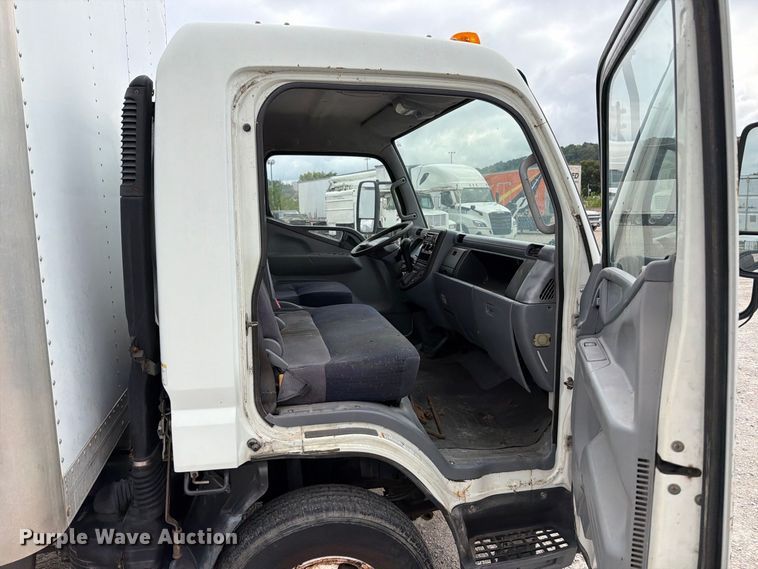 image for item FT6365 2005 Mitsubishi Fuso FE649 box truck