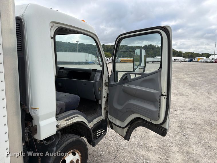 image for item FT6365 2005 Mitsubishi Fuso FE649 box truck