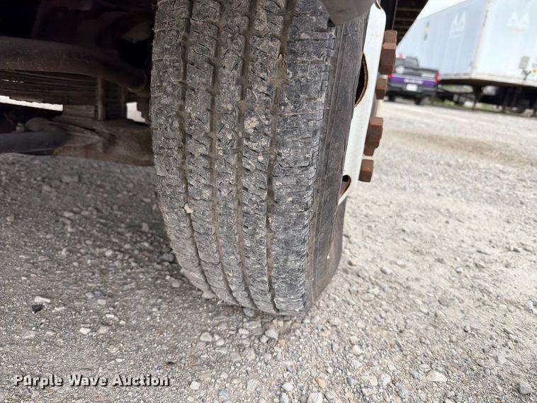 image for item FT6365 2005 Mitsubishi Fuso FE649 box truck