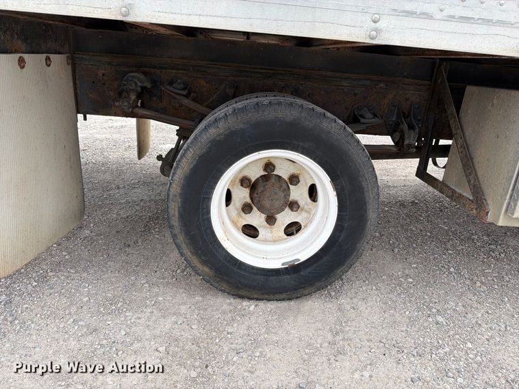 image for item FT6365 2005 Mitsubishi Fuso FE649 box truck