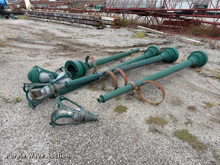 image for item FT6373 (4) Lamp posts