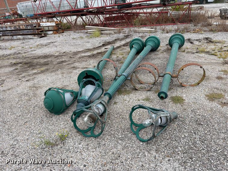 image for item FT6373 (4) Lamp posts