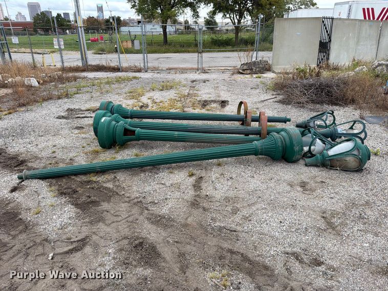 image for item FT6373 (4) Lamp posts
