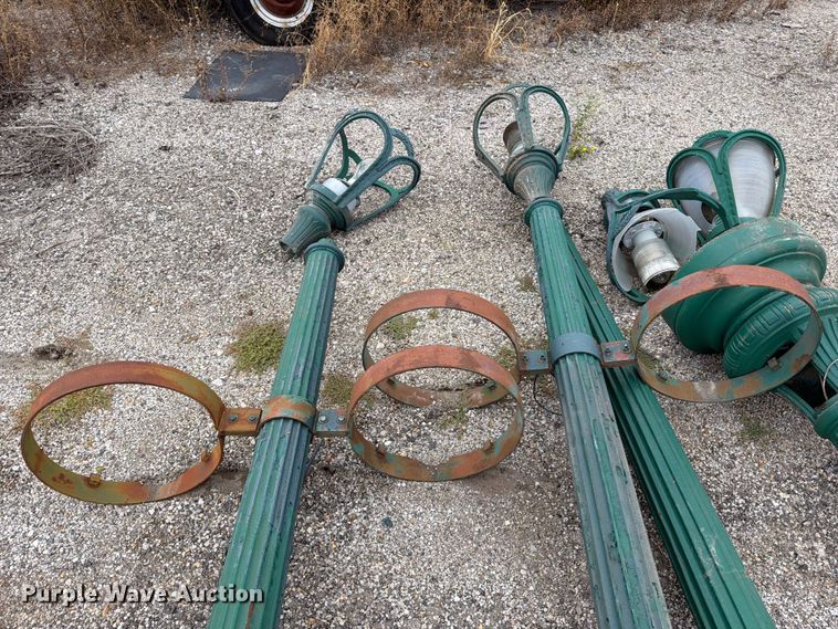 image for item FT6373 (4) Lamp posts