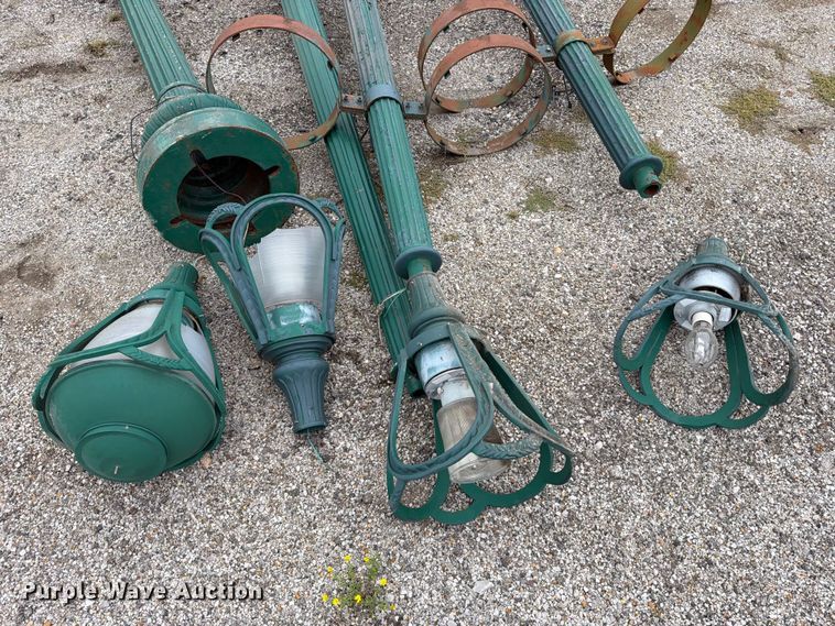 image for item FT6373 (4) Lamp posts