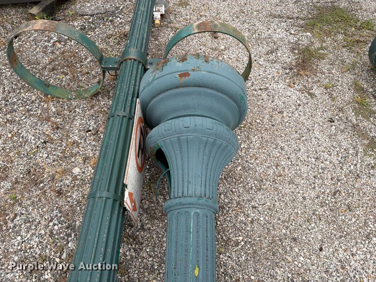 image for item FT6374 (4) Lamp posts