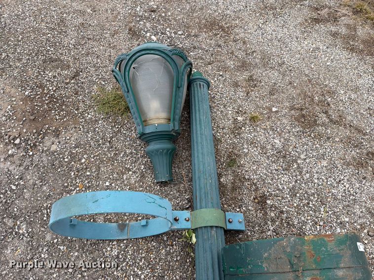 image for item FT6374 (4) Lamp posts