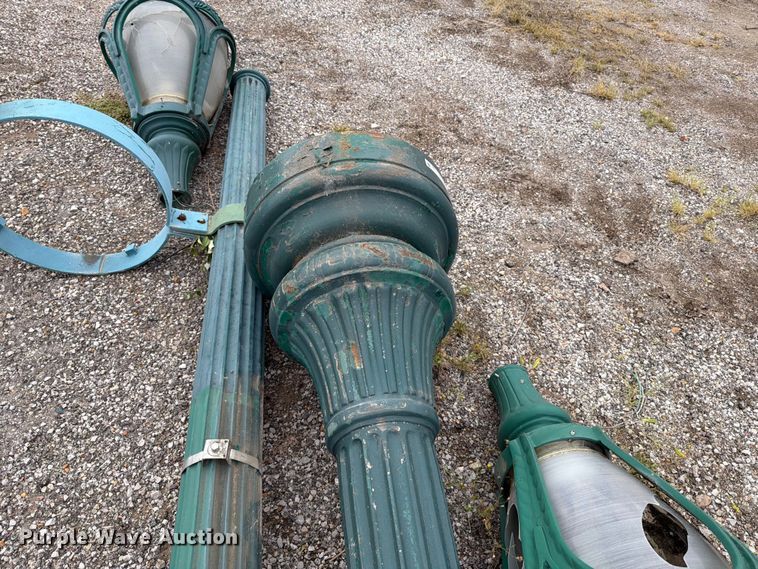 image for item FT6374 (4) Lamp posts
