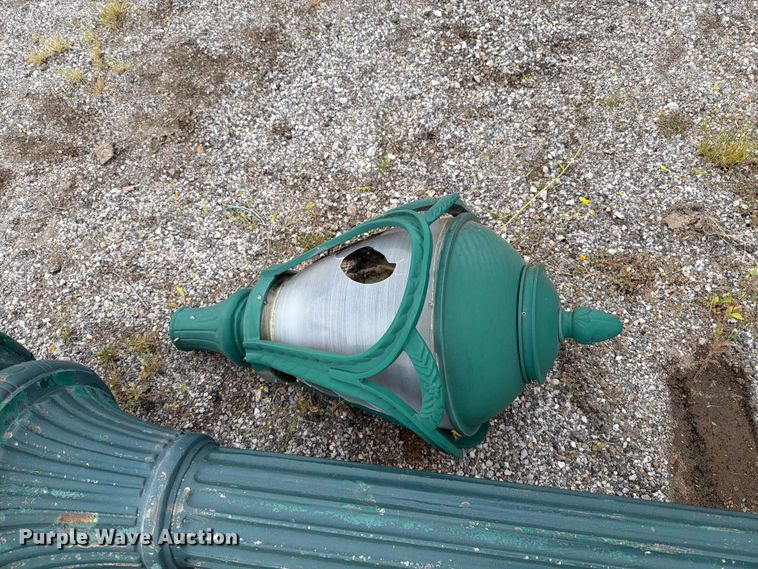 image for item FT6374 (4) Lamp posts