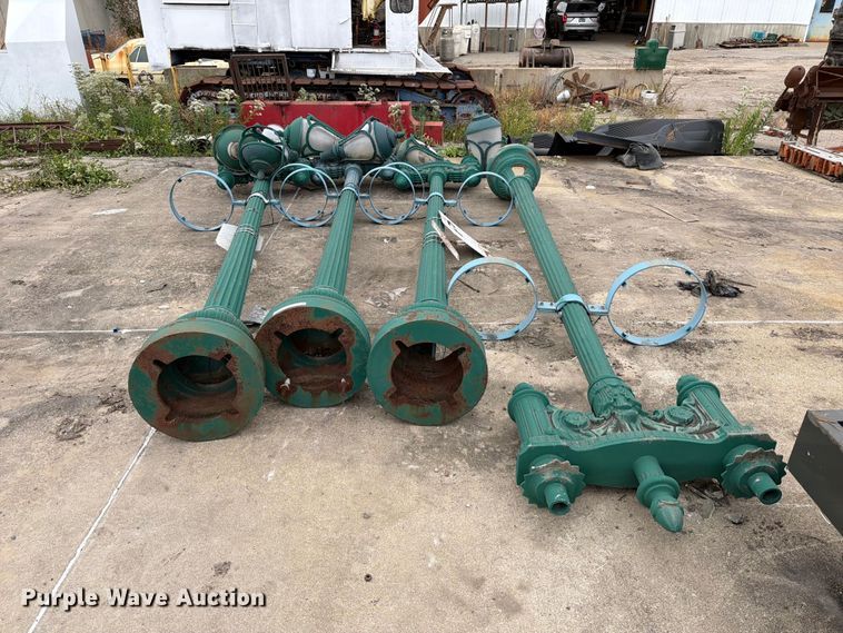 image for item FT6375 (4) Lamp posts