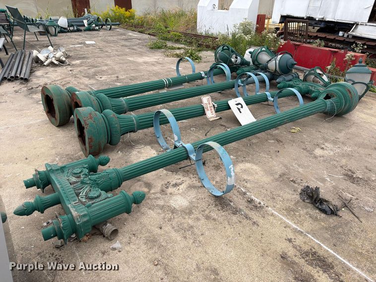 image for item FT6375 (4) Lamp posts