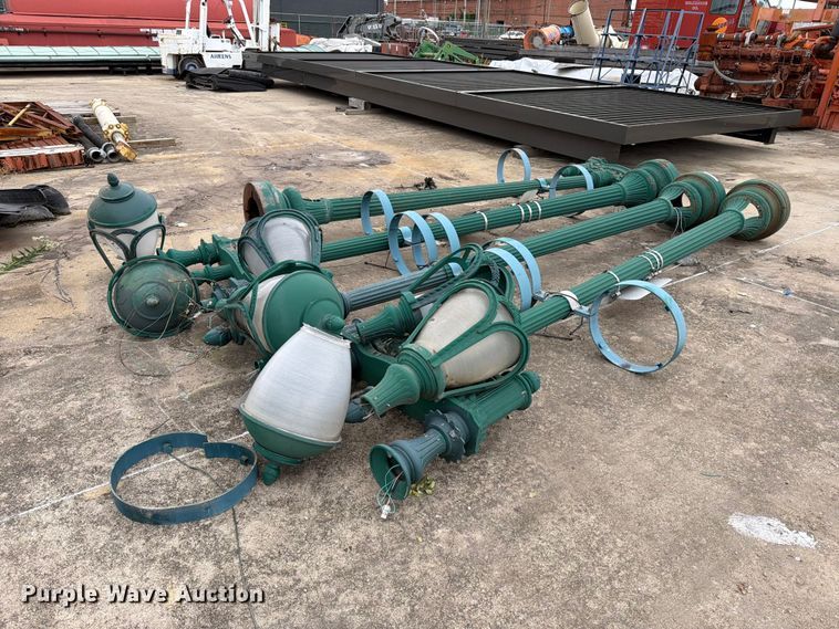 image for item FT6375 (4) Lamp posts