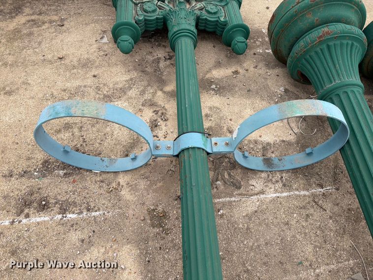 image for item FT6375 (4) Lamp posts