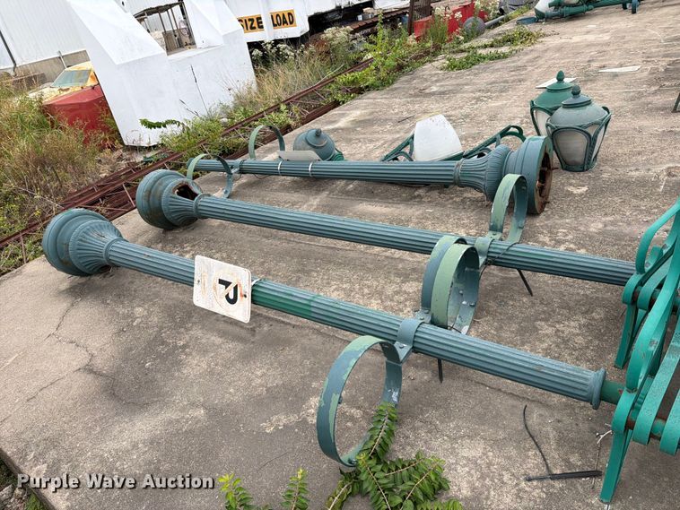image for item FT6376 (3) Lamp posts
