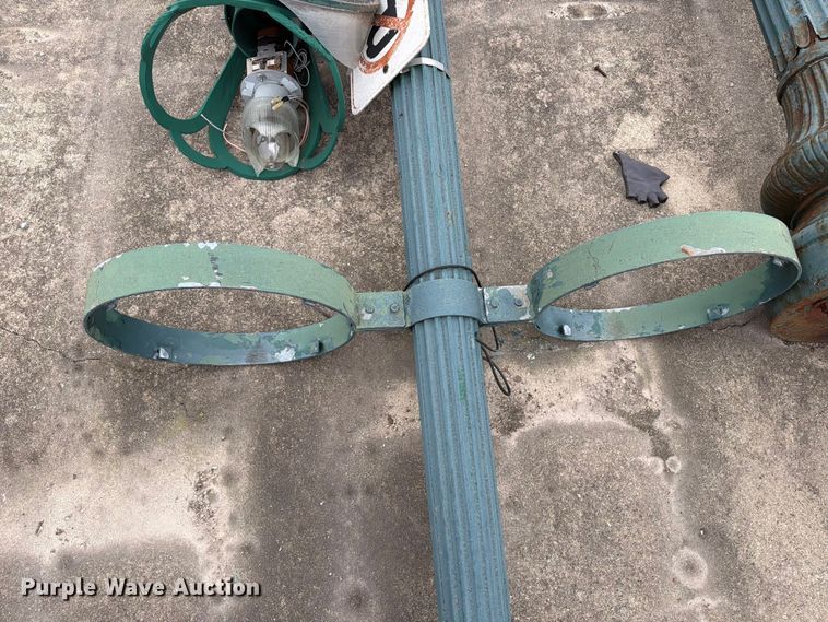 image for item FT6376 (3) Lamp posts