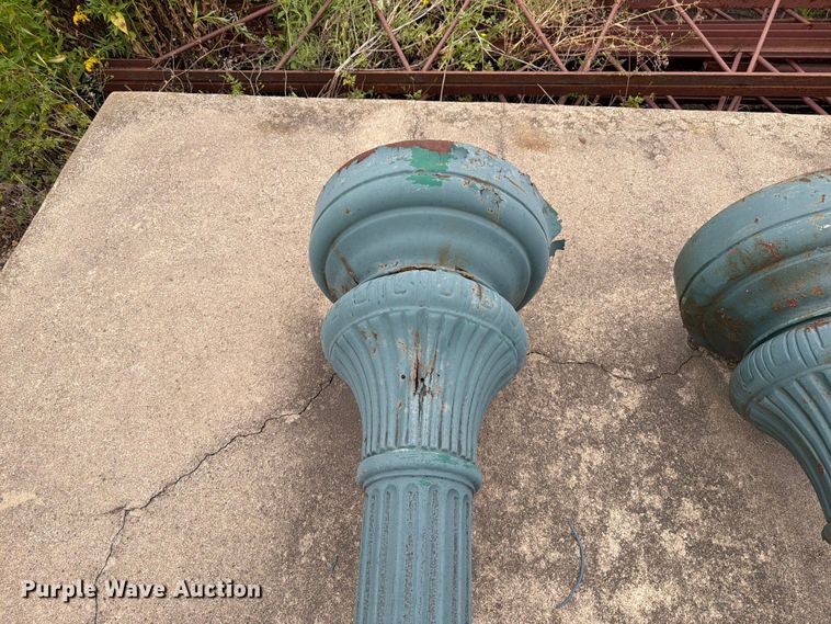 image for item FT6376 (3) Lamp posts