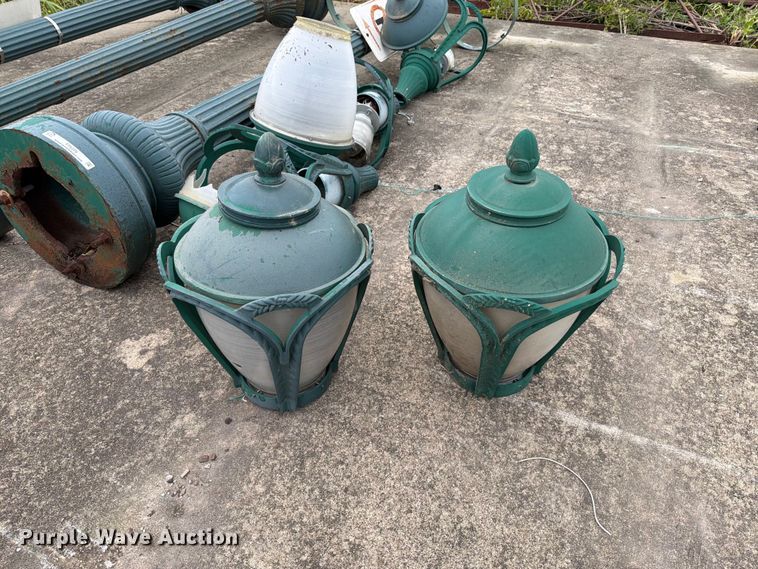 image for item FT6376 (3) Lamp posts