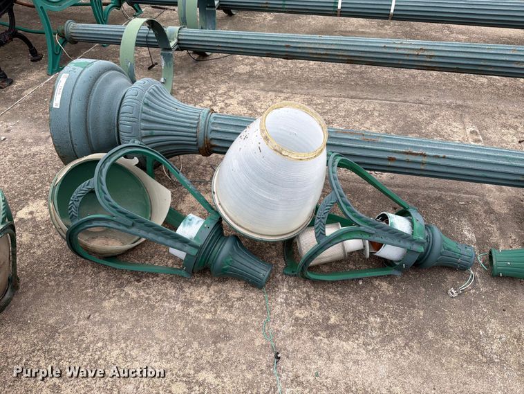 image for item FT6376 (3) Lamp posts