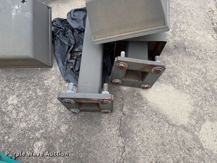 image for item FT6377 (3) Lamp posts