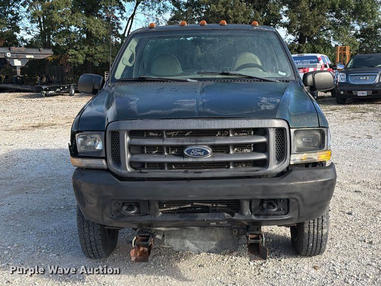 image for item FT6385 2002 Ford F350 Super Duty pickup truck
