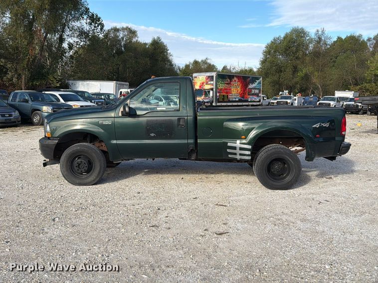 image for item FT6385 2002 Ford F350 Super Duty pickup truck