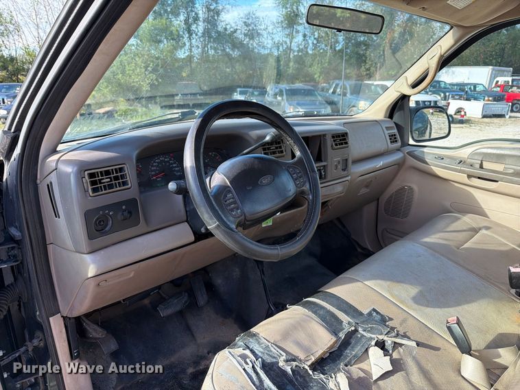 image for item FT6385 2002 Ford F350 Super Duty pickup truck