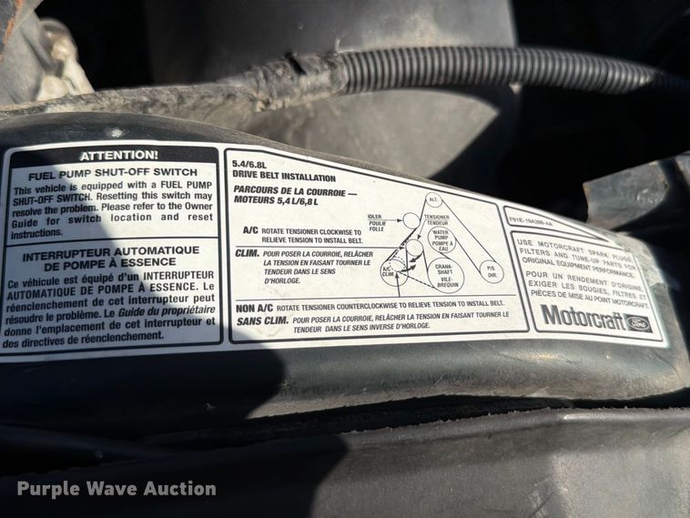 image for item FT6385 2002 Ford F350 Super Duty pickup truck