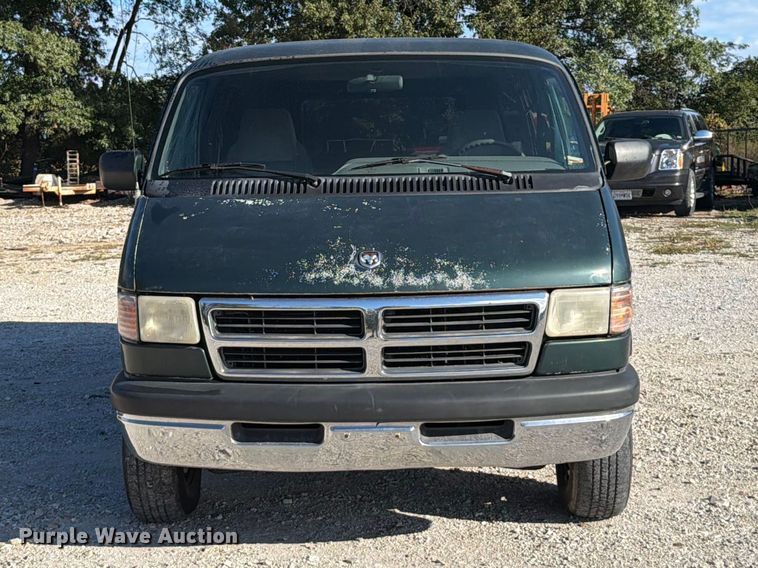 image for item FT6386 1995 Dodge Ram Wagon van