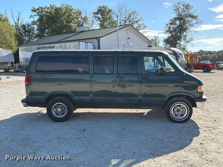 image for item FT6386 1995 Dodge Ram Wagon van