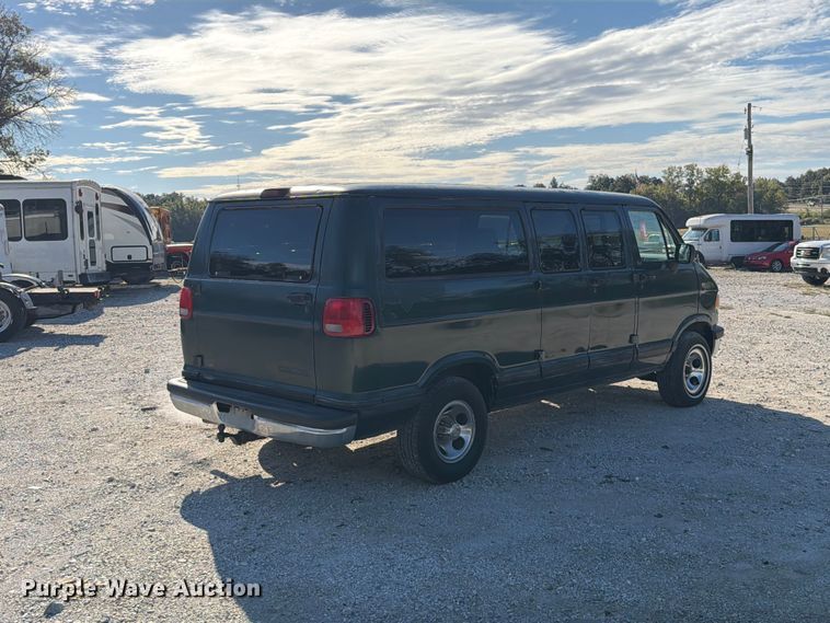 image for item FT6386 1995 Dodge Ram Wagon van