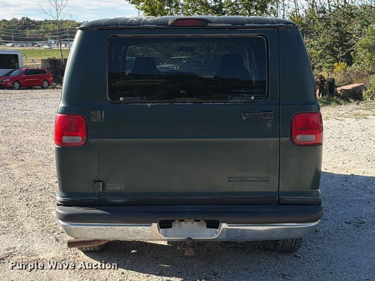 image for item FT6386 1995 Dodge Ram Wagon van