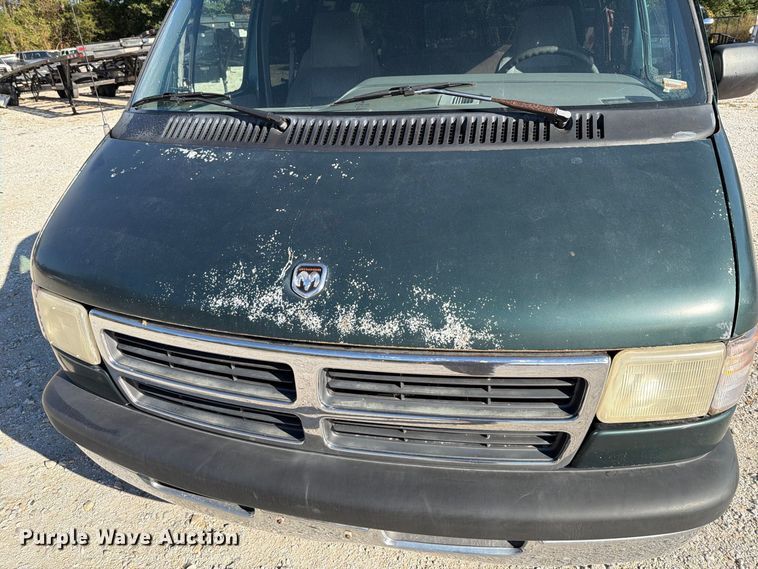 image for item FT6386 1995 Dodge Ram Wagon van