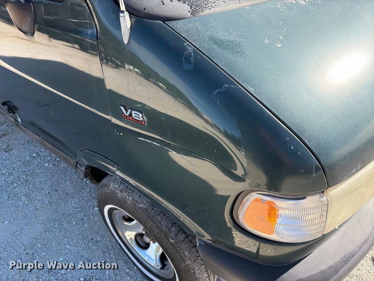 image for item FT6386 1995 Dodge Ram Wagon van