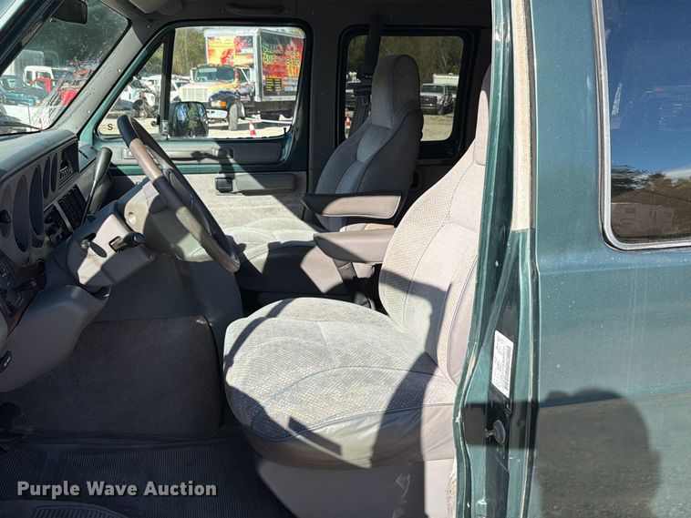 image for item FT6386 1995 Dodge Ram Wagon van