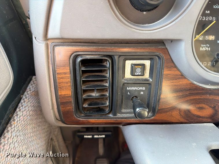 image for item FT6386 1995 Dodge Ram Wagon van