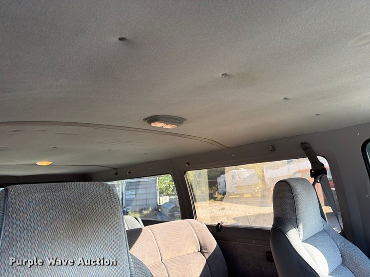 image for item FT6386 1995 Dodge Ram Wagon van