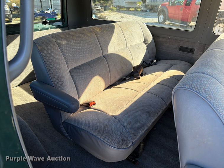 image for item FT6386 1995 Dodge Ram Wagon van