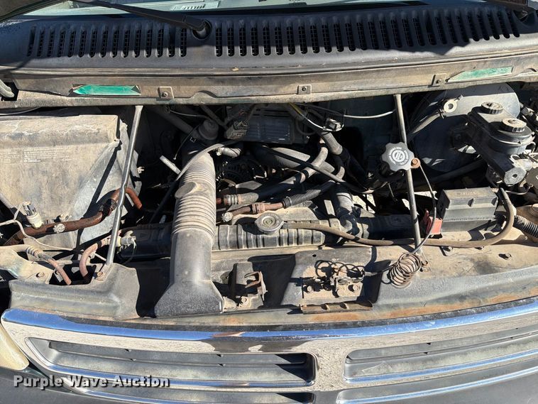 image for item FT6386 1995 Dodge Ram Wagon van